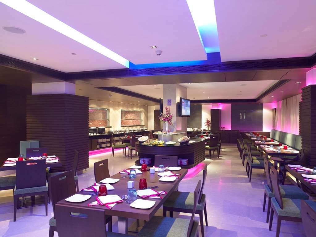 Welcomhotel By Itc Hotels, Ashram Road, أحمد أباد المطعم الصورة